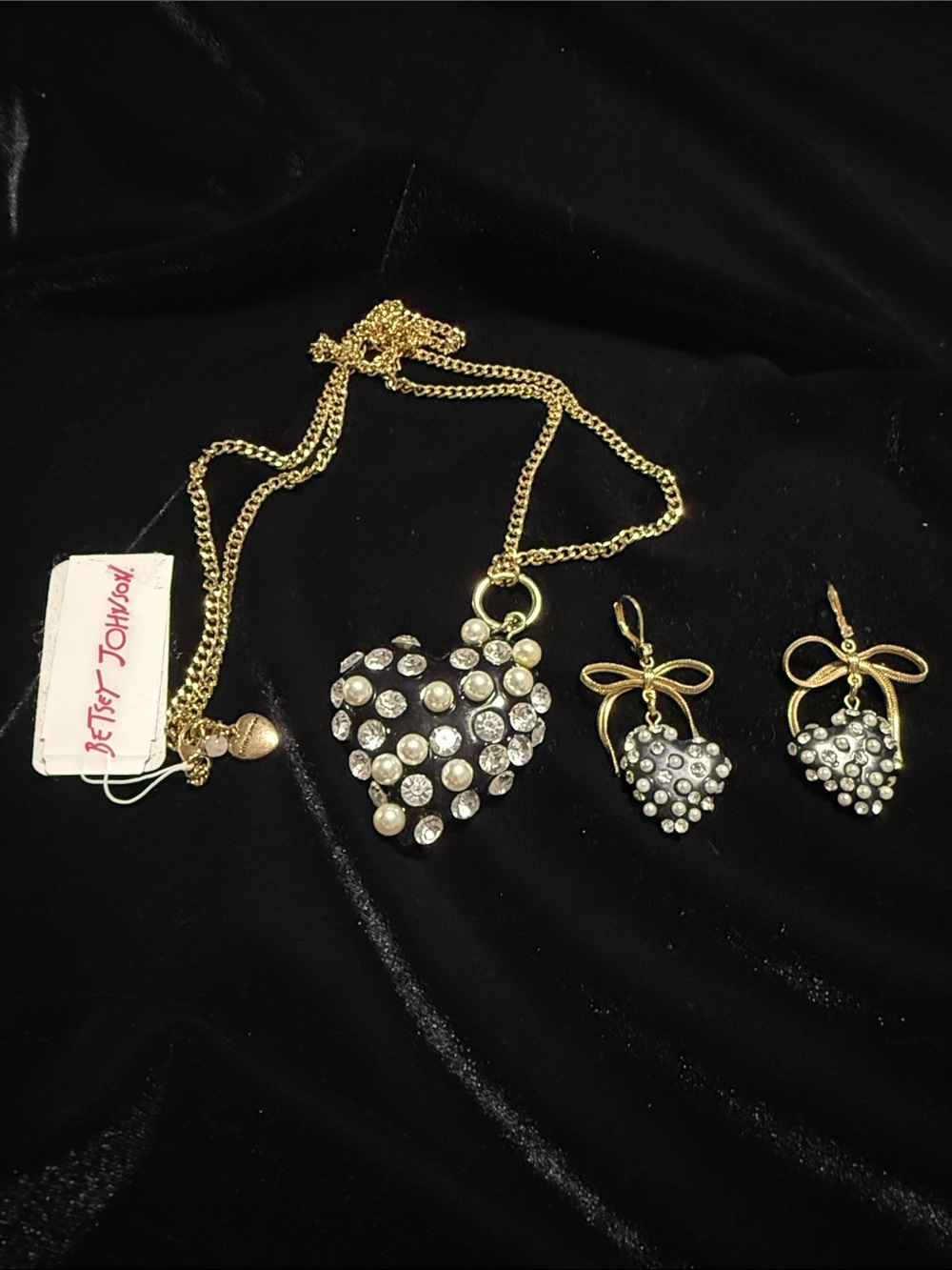 BETSY JOHNSON Heart Necklace with matching earring set
